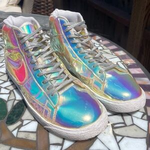 RARE Nike Women’s Iridescent Blazer Mid